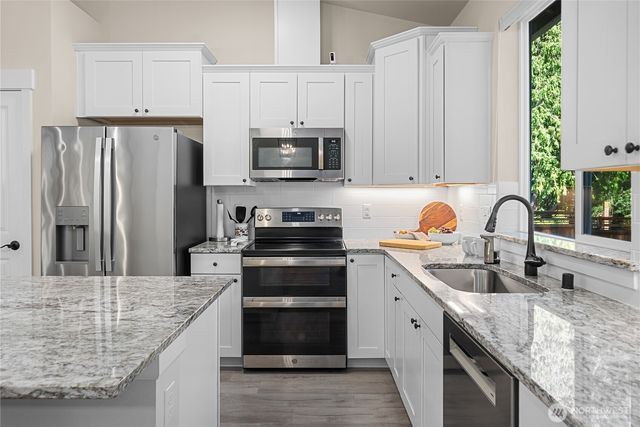 71 E CONNEMARA Way, Shelton, WA 98584