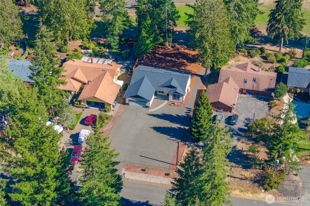 71 E CONNEMARA Way, Shelton, WA 98584