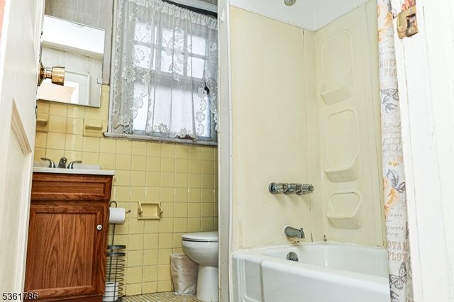 241 Pomona Ave, Newark City, NJ 07112