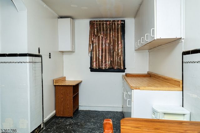 241 Pomona Ave, Newark City, NJ 07112