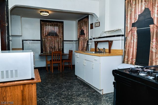 241 Pomona Ave, Newark City, NJ 07112