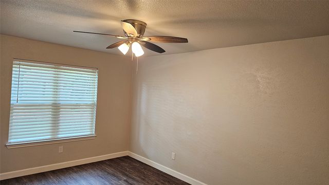 102 Cherokee Circle, Waxahachie, TX 75165