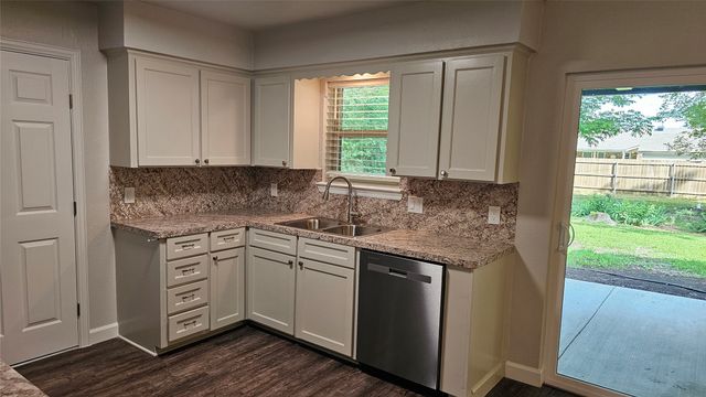 102 Cherokee Circle, Waxahachie, TX 75165