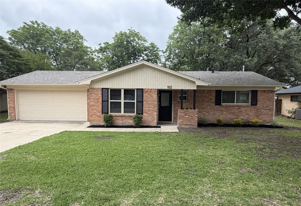 102 Cherokee Circle, Waxahachie, TX 75165