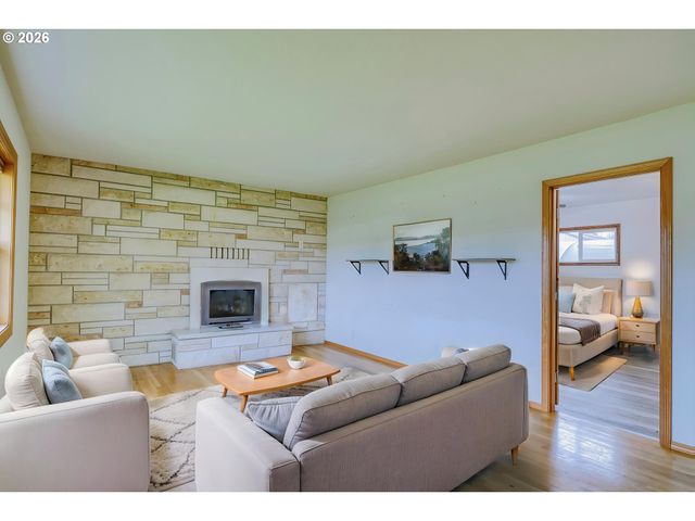 34140 Se ELM St, Scappoose, OR 97056