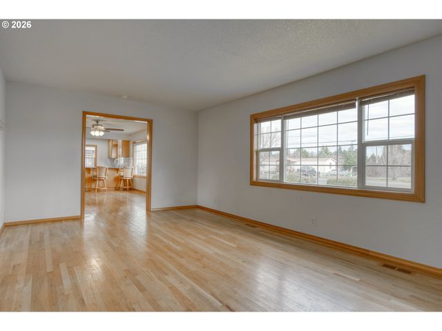 34140 Se ELM St, Scappoose, OR 97056