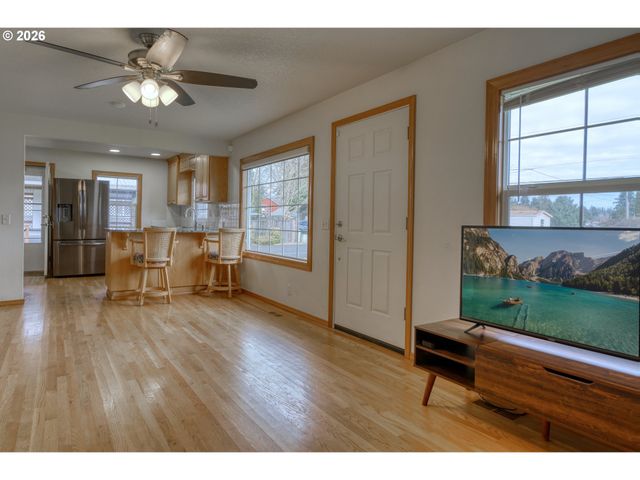 34140 Se ELM St, Scappoose, OR 97056