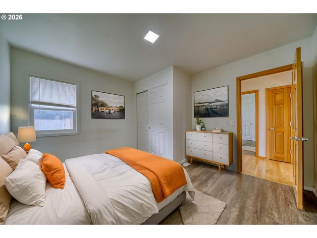 34140 Se ELM St, Scappoose, OR 97056