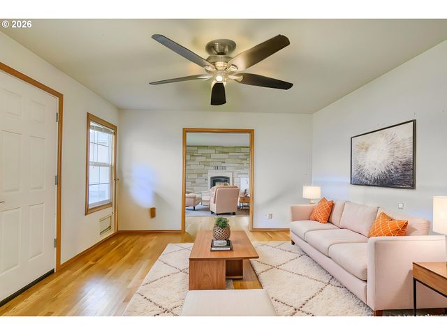 34140 Se ELM St, Scappoose, OR 97056