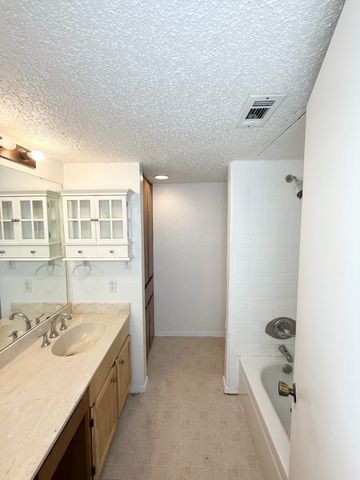 606 Bellaire Drive A, Hurst, TX 76053