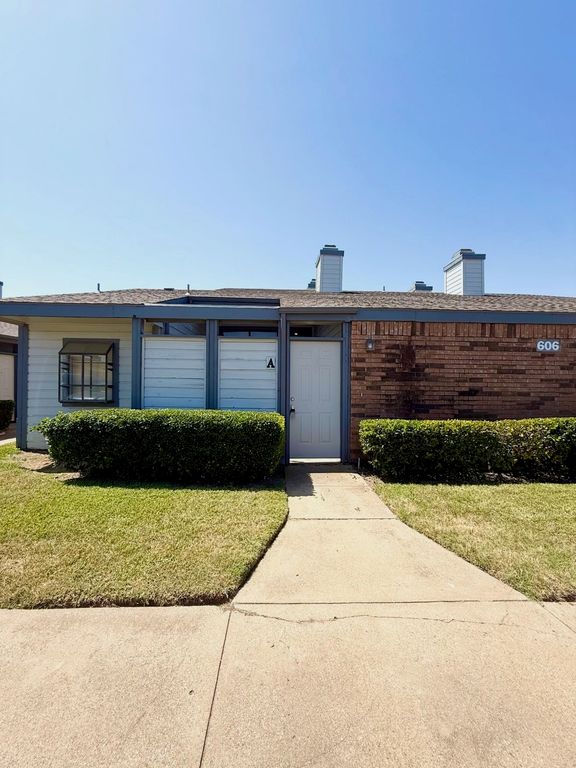 606 Bellaire Drive A, Hurst, TX 76053