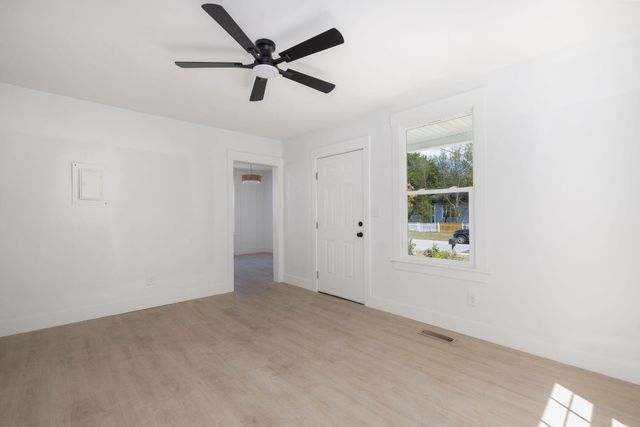 2224 Suffolk Street, North Charleston, SC 29405