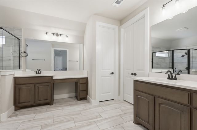 2021 Crystal Palace Boulevard, Alvarado, TX 76009