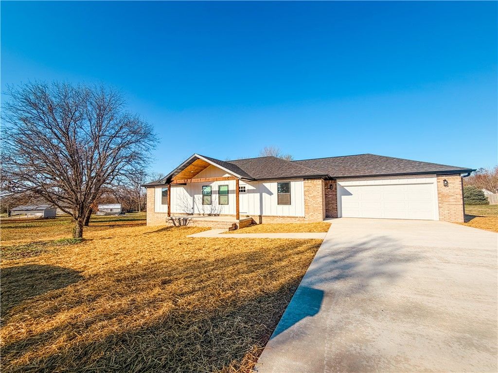 216 Casey Lane, Berryville, AR 72616