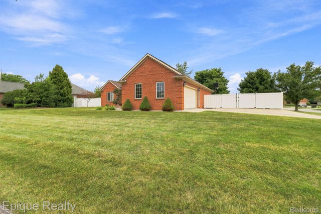 5208 Foxhill Lane, Monroe Charter Township, MI 48161