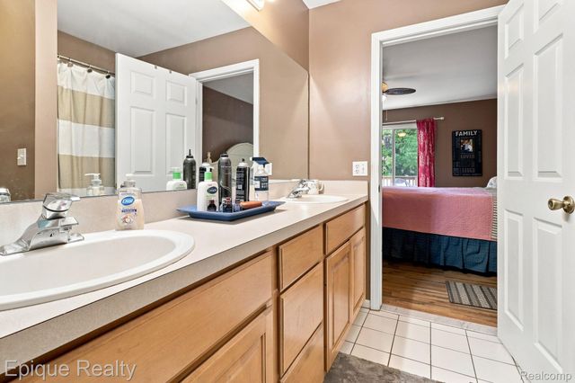 5208 Foxhill Lane, Monroe Charter Township, MI 48161