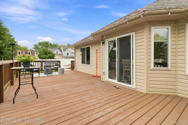 5208 Foxhill Lane, Monroe Charter Township, MI 48161