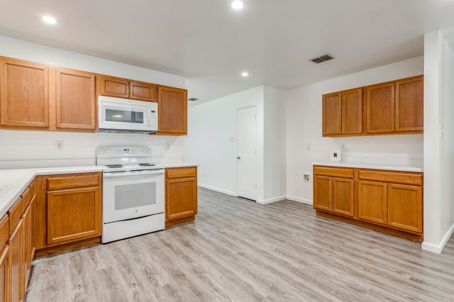 1616 Diamond Lake Trail, Fort Worth, TX 76247