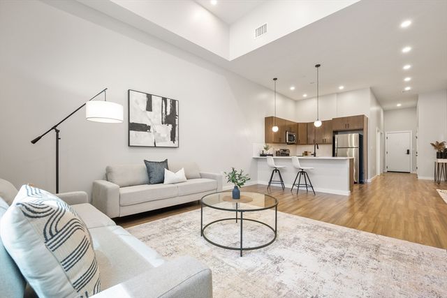 22 Elm St 401, Worcester, MA 01608