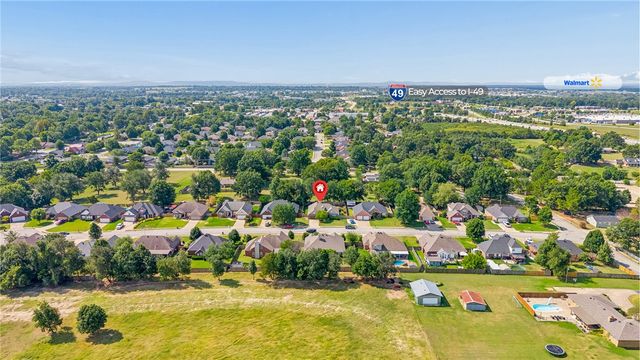 4271 Ravenwood Lane, Springdale, AR 72762