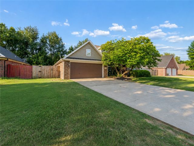 4271 Ravenwood Lane, Springdale, AR 72762