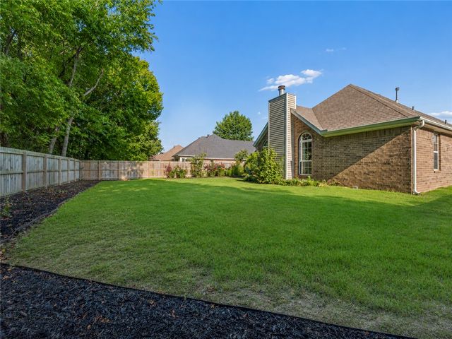 4271 Ravenwood Lane, Springdale, AR 72762