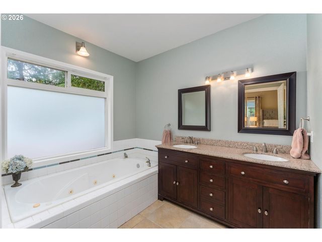 14827 Sw 79TH Ave, Tigard, OR 97224