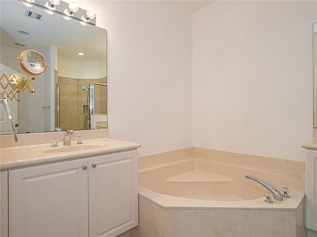 2529 Langrove Lane SW 2529, Vero Beach, FL 32962