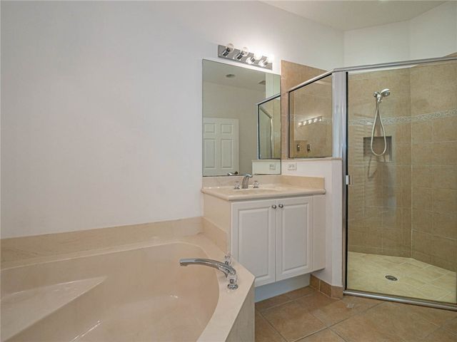2529 Langrove Lane SW 2529, Vero Beach, FL 32962