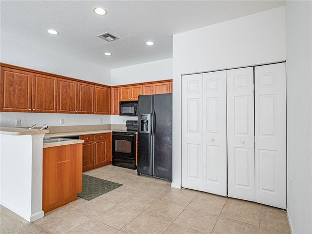 2529 Langrove Lane SW 2529, Vero Beach, FL 32962