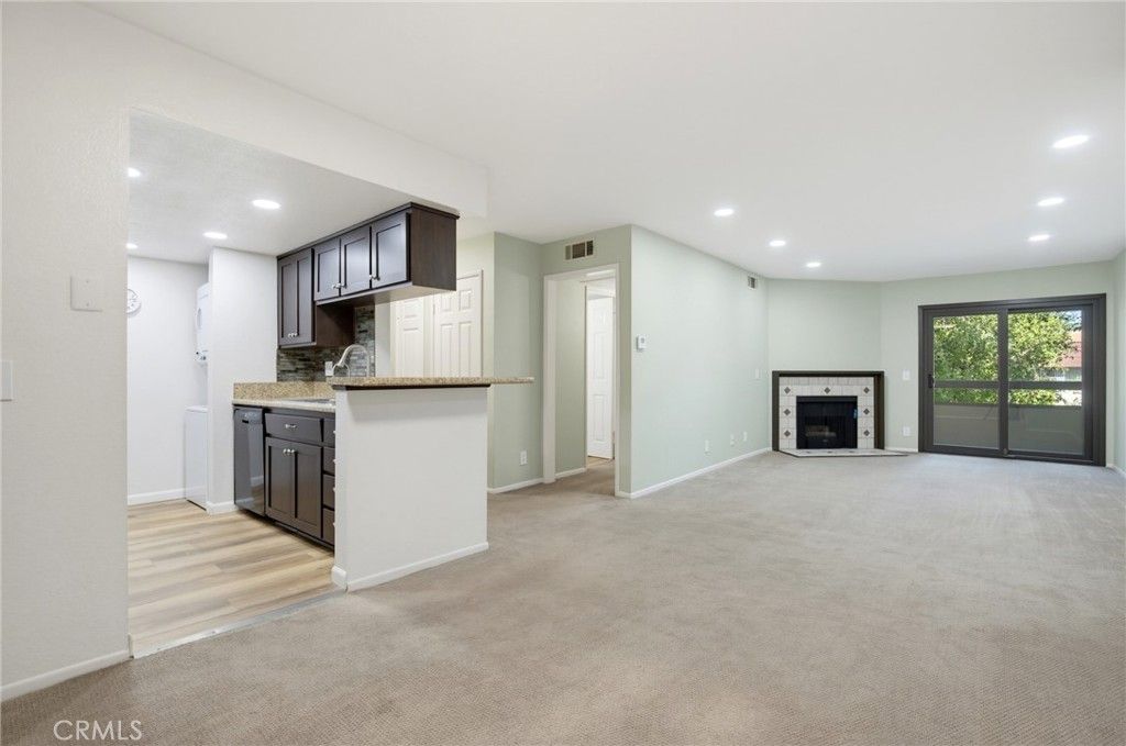 460 Oak Street 215, Glendale, CA 91204 — photo 4