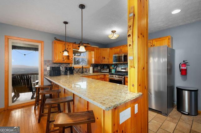 170 Walnut Ridge, Ellijay, GA 30536