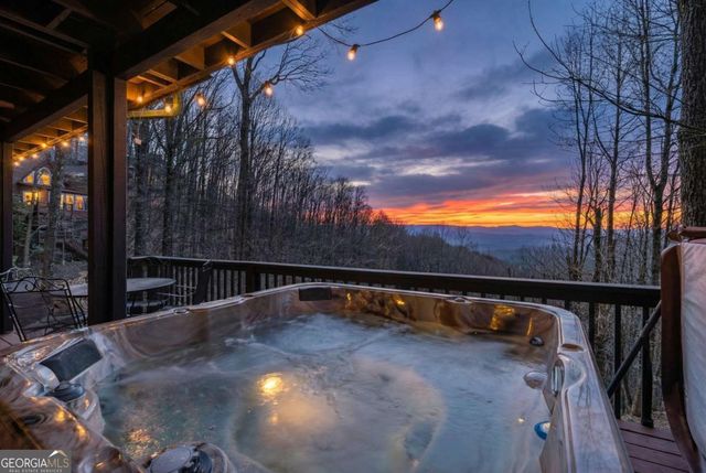 170 Walnut Ridge, Ellijay, GA 30536