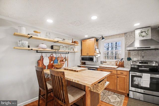 110 ALMEY CT, Sterling, VA 20164