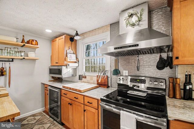 110 ALMEY CT, Sterling, VA 20164