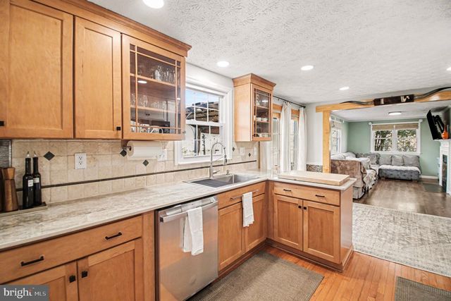 110 ALMEY CT, Sterling, VA 20164