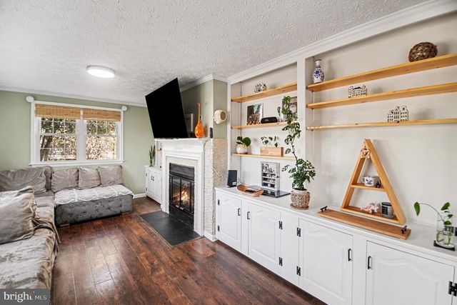 110 ALMEY CT, Sterling, VA 20164