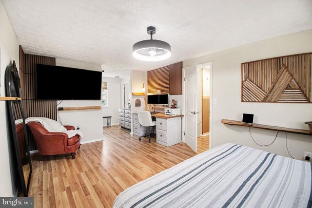 110 ALMEY CT, Sterling, VA 20164