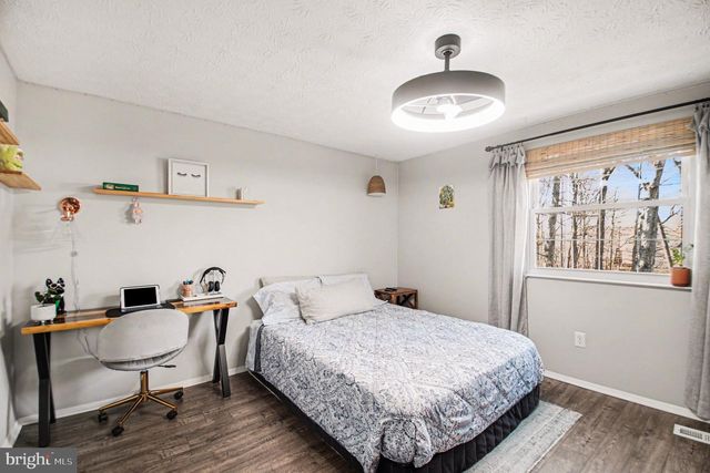 110 ALMEY CT, Sterling, VA 20164