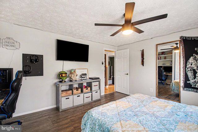 110 ALMEY CT, Sterling, VA 20164