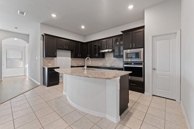 541 White Bud Lane, Fort Worth, TX 76131