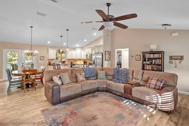 2218 Pleasant Drive, Sebring, FL 33875