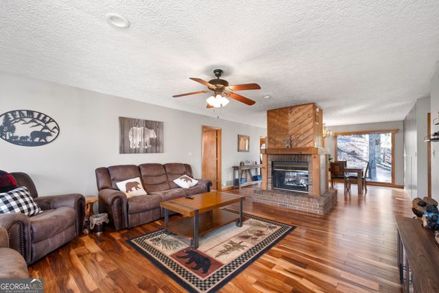 226 Mountain View Court, Ellijay, GA 30536