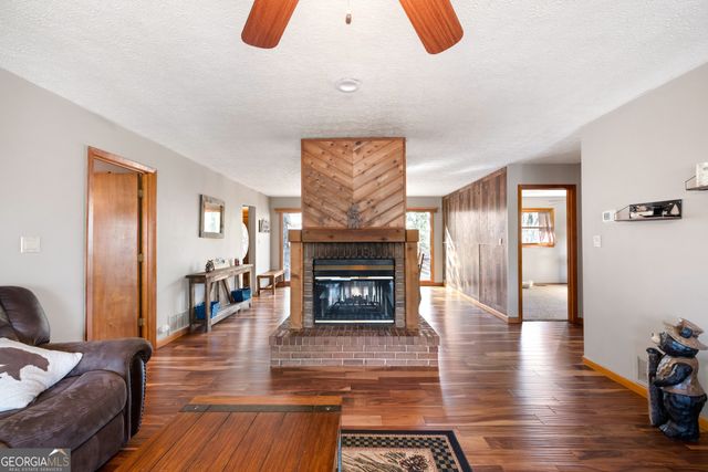 226 Mountain View Court, Ellijay, GA 30536