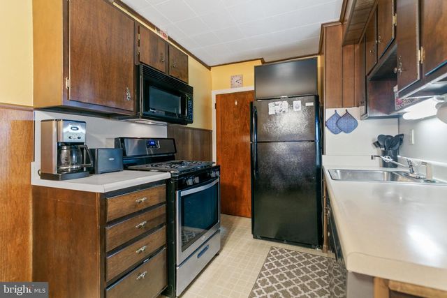 4245 J ST, Philadelphia, PA 19124