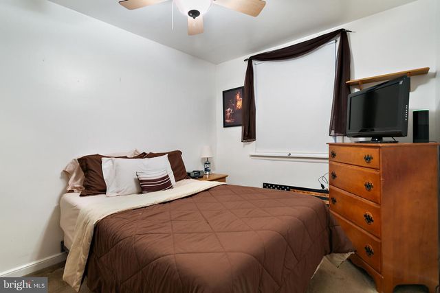 4245 J ST, Philadelphia, PA 19124