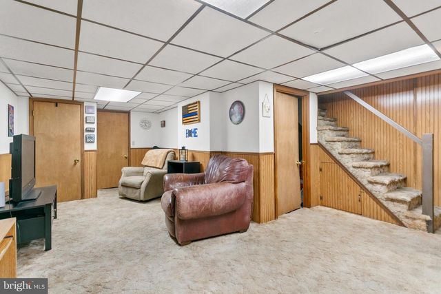 4245 J ST, Philadelphia, PA 19124