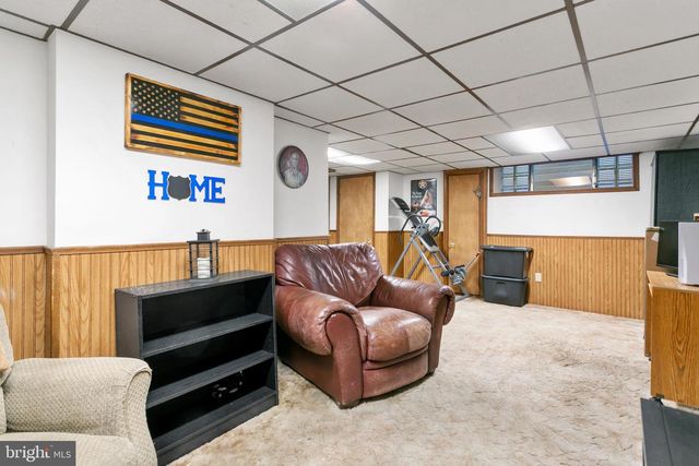 4245 J ST, Philadelphia, PA 19124