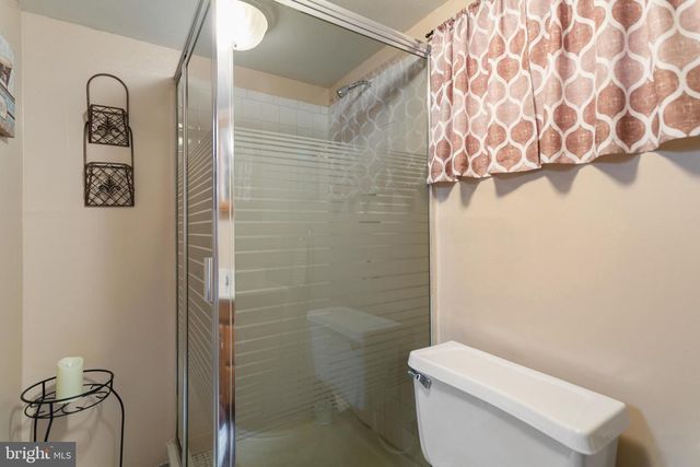 4245 J ST, Philadelphia, PA 19124