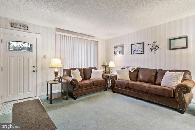 4245 J ST, Philadelphia, PA 19124